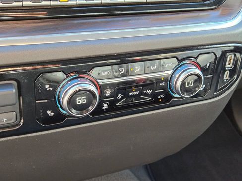 Used 2025 GMC Sierra 1500 SLT image 26