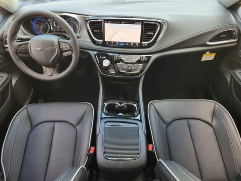 New 2026 Chrysler Pacifica Limited FWD image 20