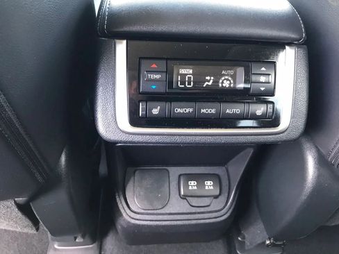 Used 2020 Subaru Ascent Limited w/ Technology Package AWD/4WD image 38