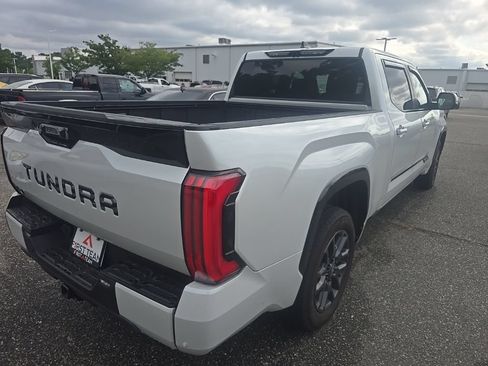 Used 2025 Toyota Tundra Platinum AWD/4WD image 5