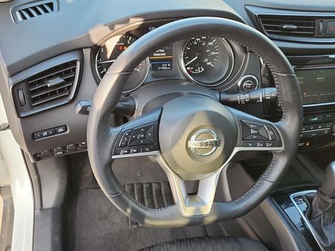 Used 2019 Nissan Rogue SV AWD/4WD image 12
