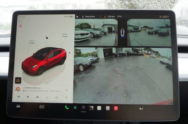 Used 2024 Tesla Model Y Long Range AWD/4WD image 31