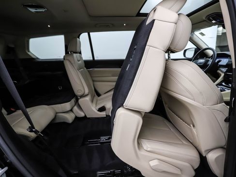 Used 2021 Jeep Grand Cherokee L Limited w/ Trailer Tow Group (B) image 31