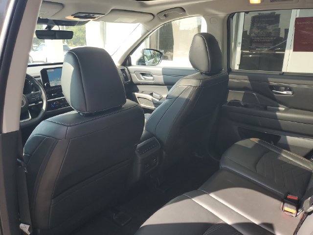 Certified 2024 Nissan Pathfinder Platinum w/ Cargo Package FWD image 36
