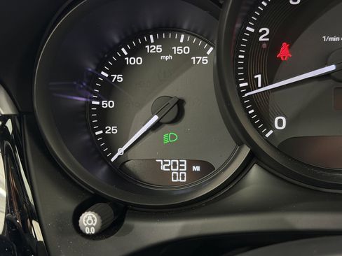 Certified 2025 Porsche Macan image 49