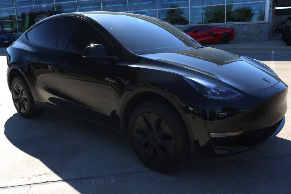 Used 2024 Tesla Model Y Long Range AWD/4WD image 3