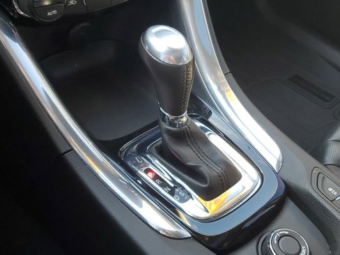 Used 2016 Chevrolet SS image 28