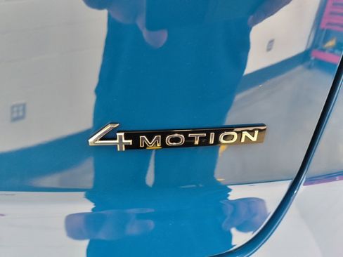 New 2025 Volkswagen Atlas Cross Sport SE image 5