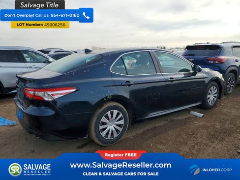 Used 2019 Toyota Camry image 4