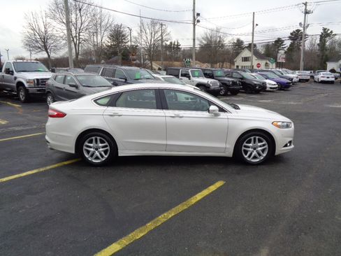 Used 2014 Ford Fusion SE w/ Equipment Group 202A image 5