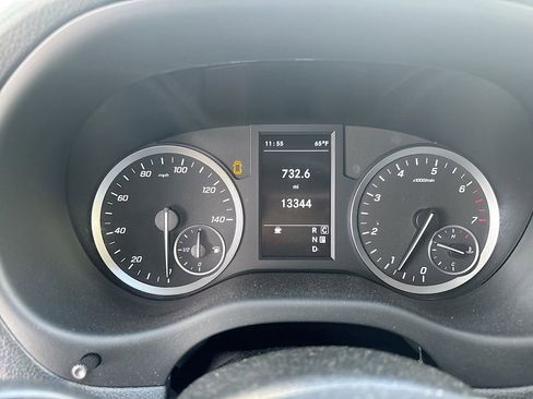 Used 2023 Mercedes-Benz Metris Passenger image 32