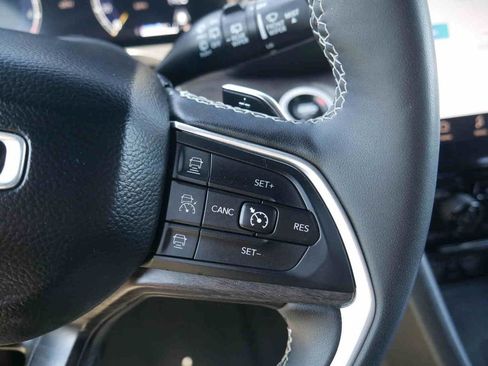 Used 2024 Jeep Grand Cherokee Limited w/ Luxury Tech Group II AWD/4WD image 39