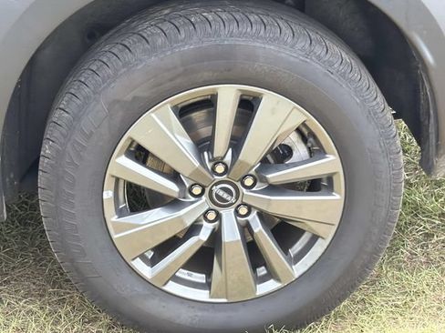Used 2024 Nissan Pathfinder SV FWD image 14