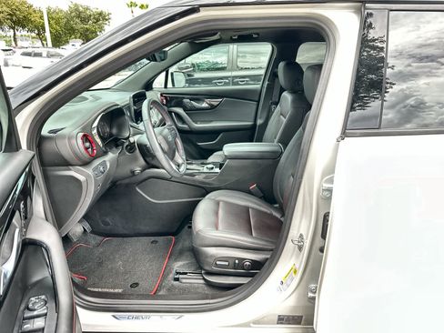 Used 2024 Chevrolet Blazer RS w/ Driver Confidence II Package FWD image 2