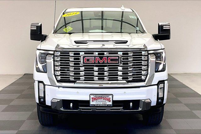 Used 2024 GMC Sierra 2500 Denali w/ Denali Reserve Package AWD/4WD image 2