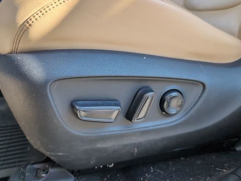 Used 2021 Toyota RAV4 XLE Premium image 22