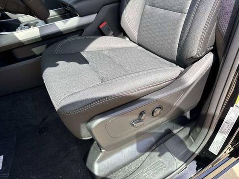 New 2026 RAM 1500 4x4 Crew Cab image 18