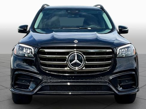 Used 2025 Mercedes-Benz GLS 450 4MATIC image 3