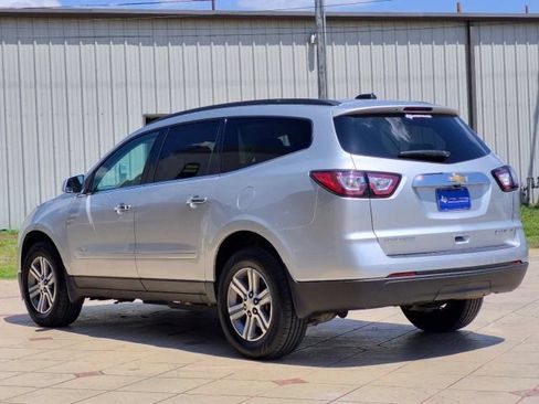 Used 2017 Chevrolet Traverse LT FWD image 4