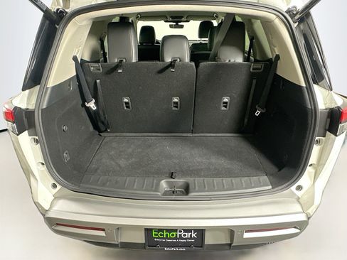 Used 2023 Nissan Pathfinder SL w/ Black Appearance Package AWD/4WD image 30