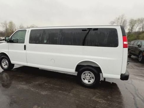 New 2026 Chevrolet Express 3500 LS image 6