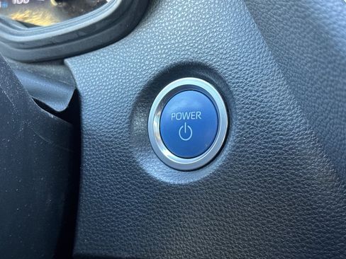Used 2022 Toyota Corolla LE FWD image 32