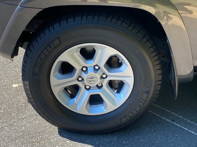 Used 2016 Toyota 4Runner SR5 RWD image 6