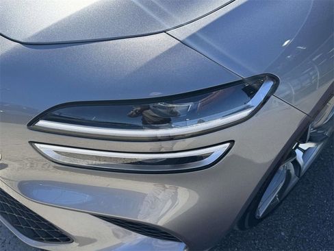 Used 2025 Genesis G70 2.5T image 8