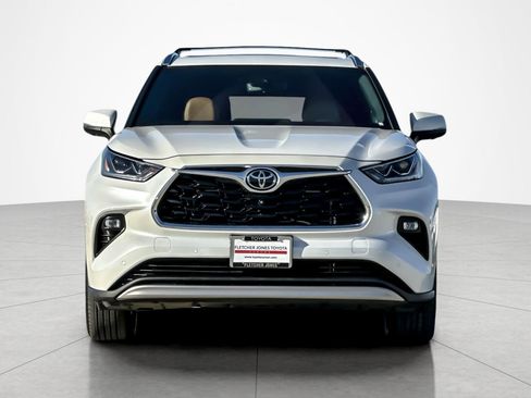 Used 2023 Toyota Highlander Platinum image 8