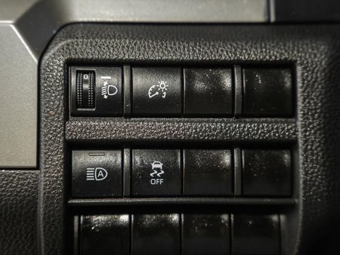 Used 2024 Toyota Tacoma TRD Off-Road AWD/4WD image 43