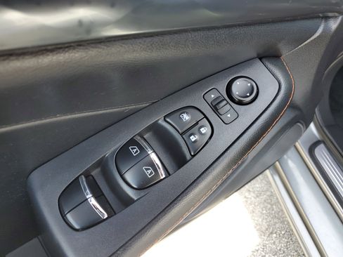 Used 2021 Nissan Maxima SR w/ Sport Mat Group image 15