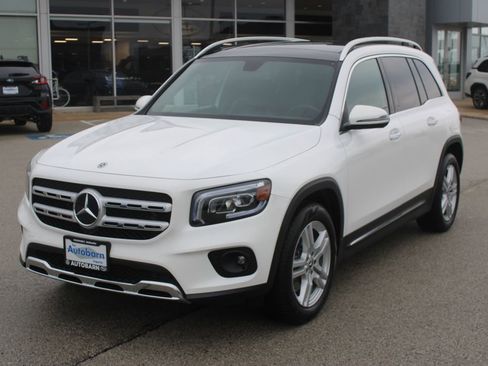 Used 2023 Mercedes-Benz GLB 250 4MATIC w/ Premium Package image 1