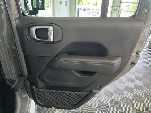 Used 2023 Jeep Wrangler Unlimited Sahara AWD/4WD image 40