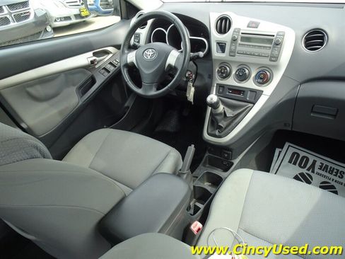 Used 2010 Toyota Matrix S FWD image 16