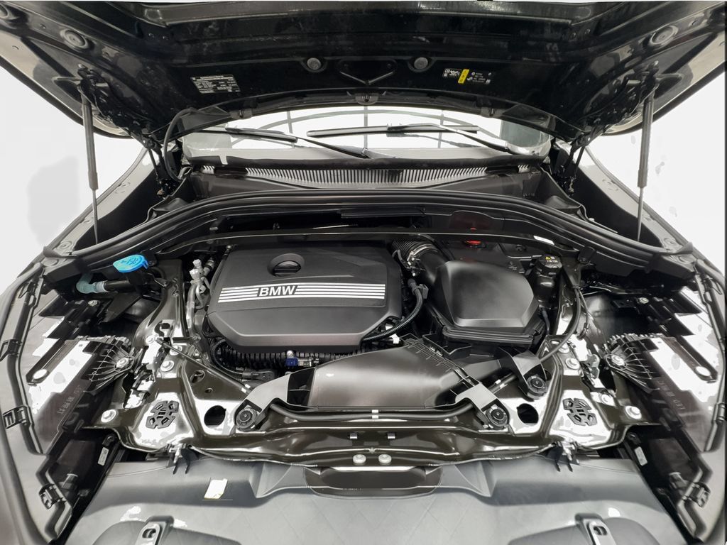 Used 2025 BMW X2 xDrive28i AWD/4WD image 18