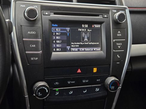 Used 2016 Toyota Camry SE image 14