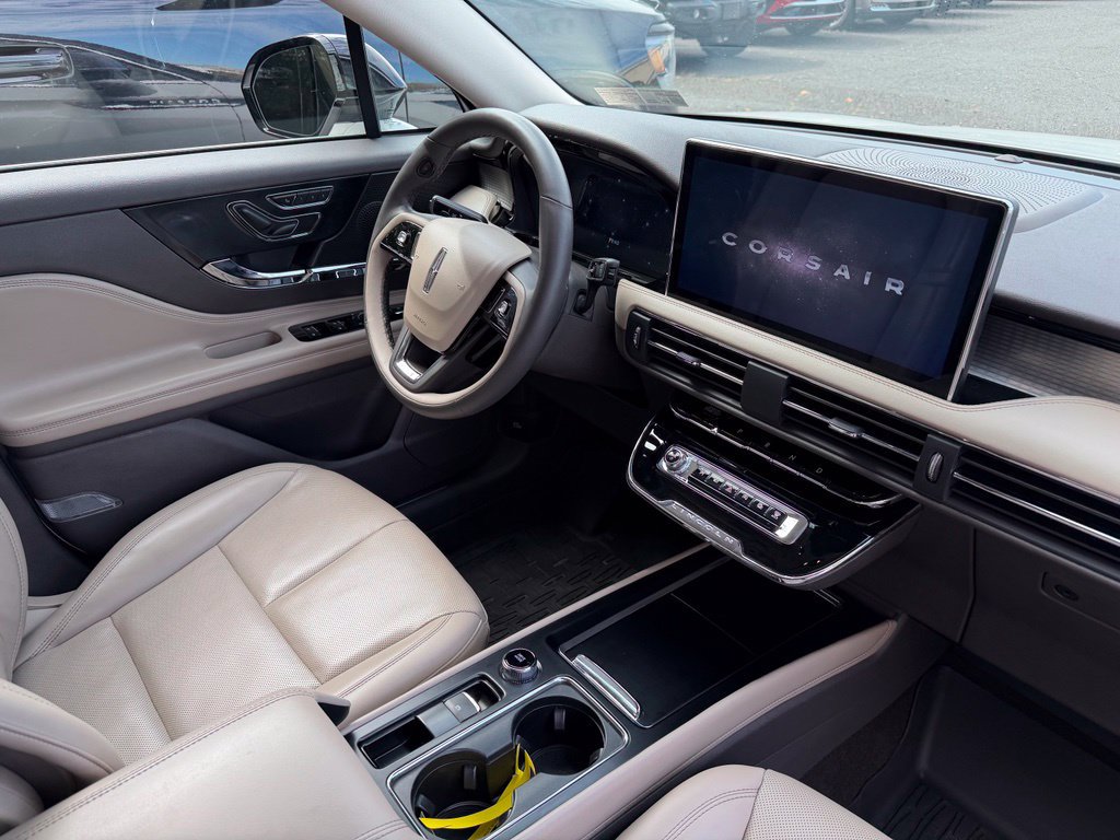Used 2023 Lincoln Corsair AWD w/ Equipment Group 101A image 10