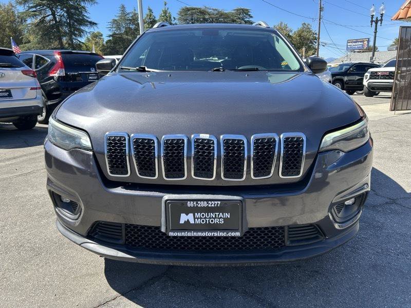 Used 2019 Jeep Cherokee Latitude Plus FWD image 2