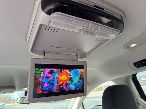 Used 2018 Chrysler Pacifica Touring Plus w/ Tire & Wheel Group image 20