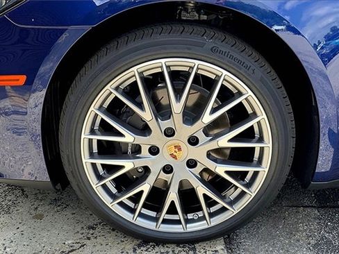 New 2025 Porsche Panamera 4 image 13