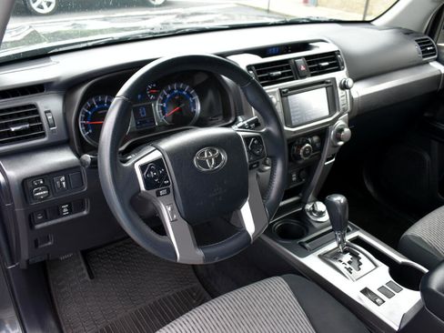 Used 2016 Toyota 4Runner SR5 image 10