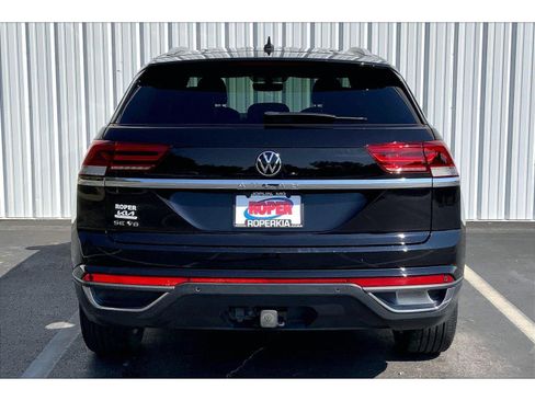 Used 2022 Volkswagen Atlas Cross Sport SE FWD image 4