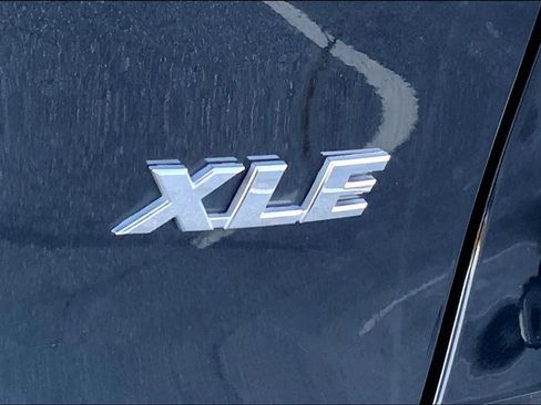 Used 2023 Toyota RAV4 XLE image 9