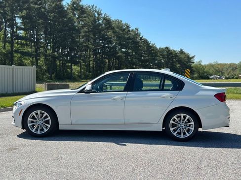 Used 2018 BMW 320i xDrive Sedan w/ Convenience Package AWD/4WD image 4