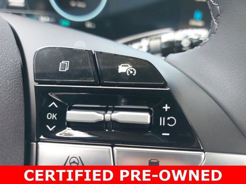 Used 2025 Hyundai Elantra Limited FWD image 18
