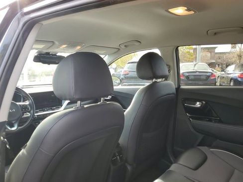 Used 2022 Kia Niro EX image 12