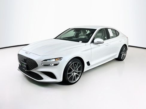 Used 2025 Genesis G70 2.5T RWD image 3