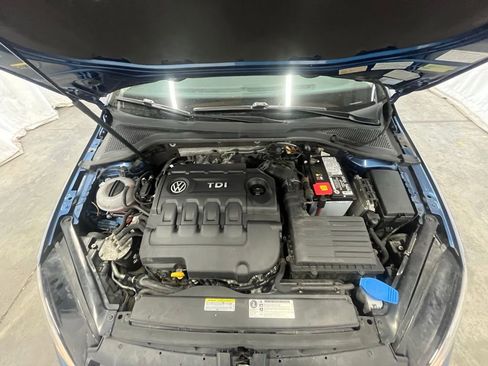 Used 2015 Volkswagen Golf TDI S image 30