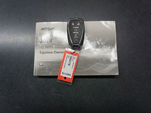 Used 2018 Chevrolet Equinox LT image 16