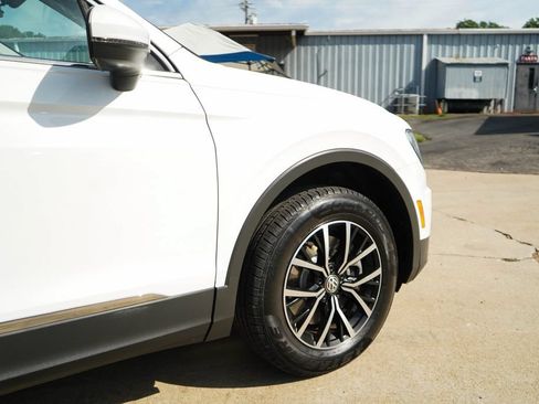 Used 2021 Volkswagen Tiguan SE FWD image 17